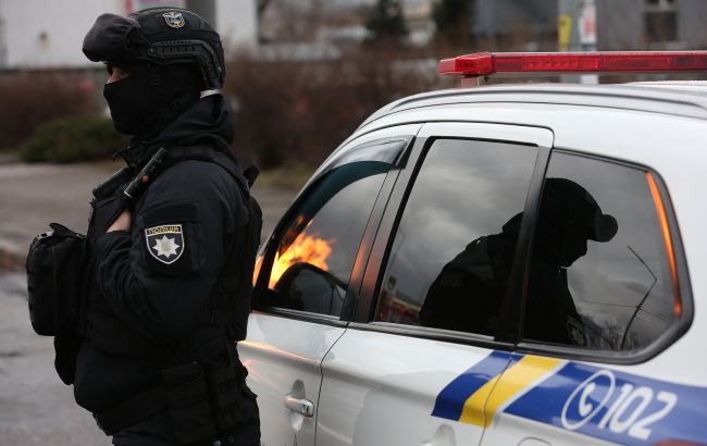 На Буковині водій втікав від поліції: з'явилося відео стрілянини та затримання