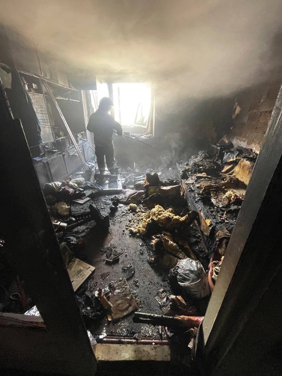 Пожежа в багатоповерхівці у Львові: з'явилося перше фото з квартири