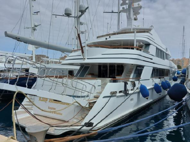 В Іспанії українець помстився за обстріл Києва: затопив яхту голови Рособоронекспорту