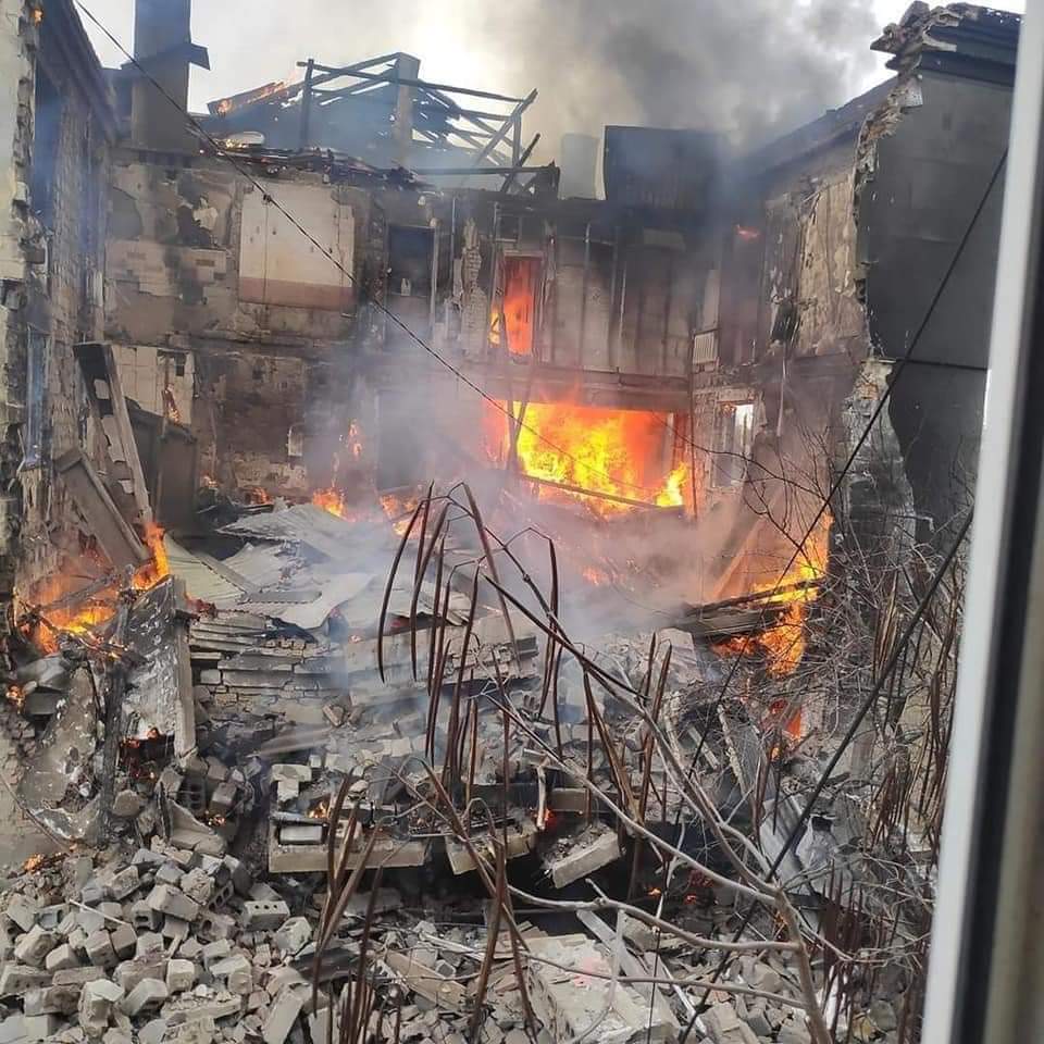 У Щасті та Станиці Луганській нема хліба, мешканців не дають евакуювати