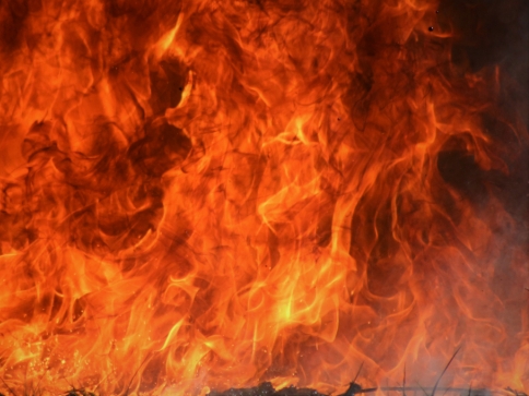 На Львівщині вщент згорів продуктовий магазин