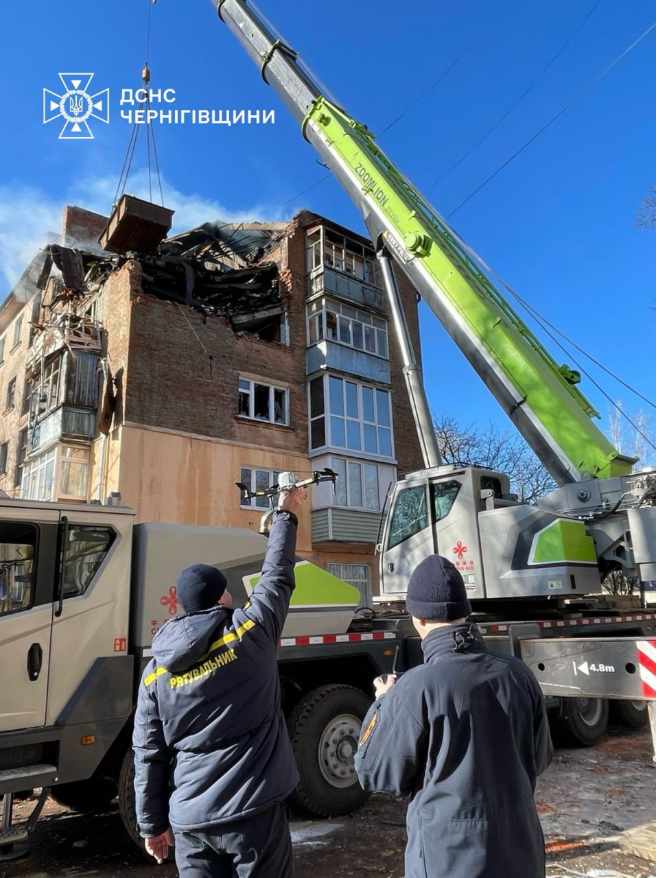 Удар РФ по багатоповерхівці у Чернігові: рятувальники завершили розбирати аварійні конструкції (фото)