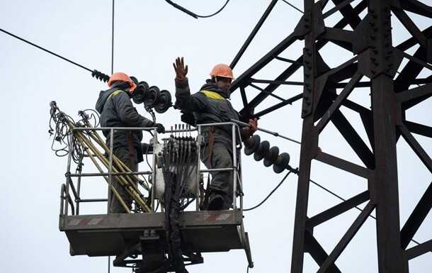 Енергетики назвали терміни, коли відновлять електропостачання в Києві й області
