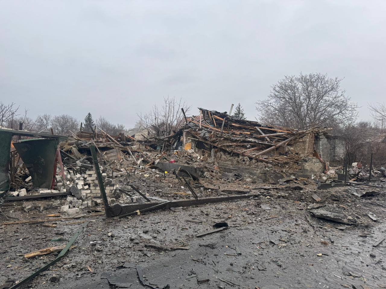 Ворожа атака на Рівненщину: У поліції показали нові фото наслідків