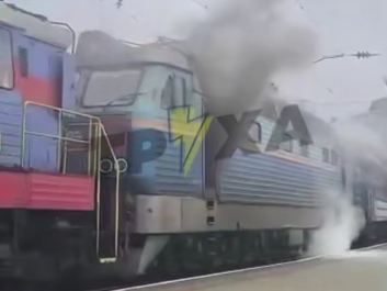 У Львові загорівся потяг на залізничному вокзалі (відео)