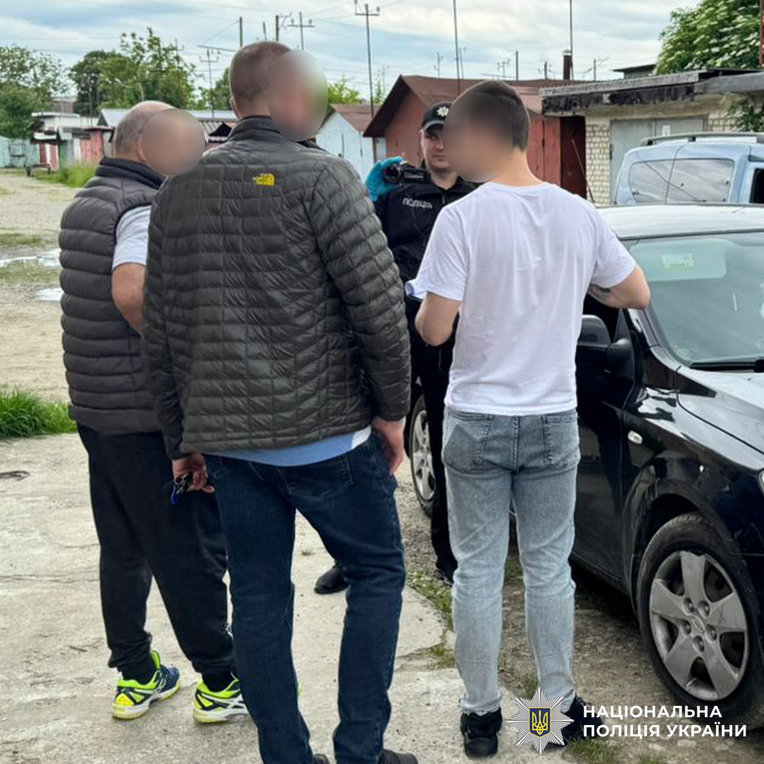 На Львівщині викрили подружню пару, які збували нарковмісні таблетки (фото) )