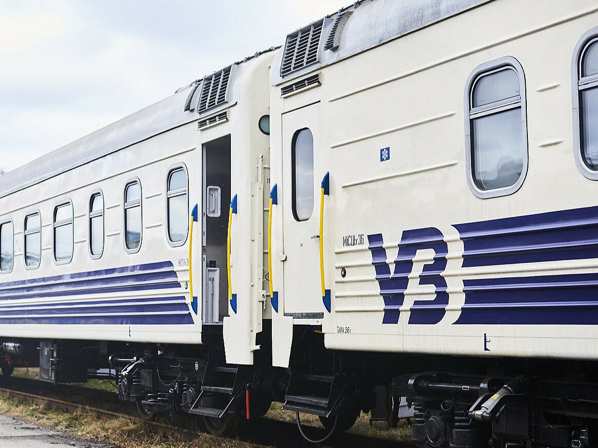 «Укрзалізниця» збільшує кількість поїздів до Буковеля