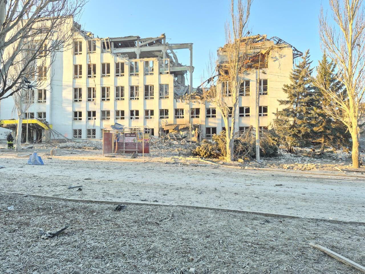 Стало відомо, хто загинув під завалами будинку у Харкові після ракетного удару