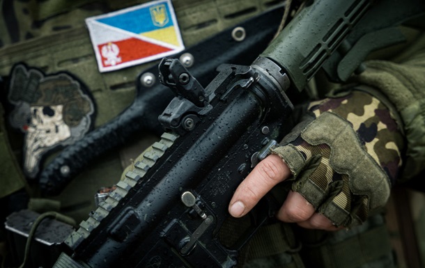 Поляків, які воюють за Україну, звільнять від кримінальної відповідальності