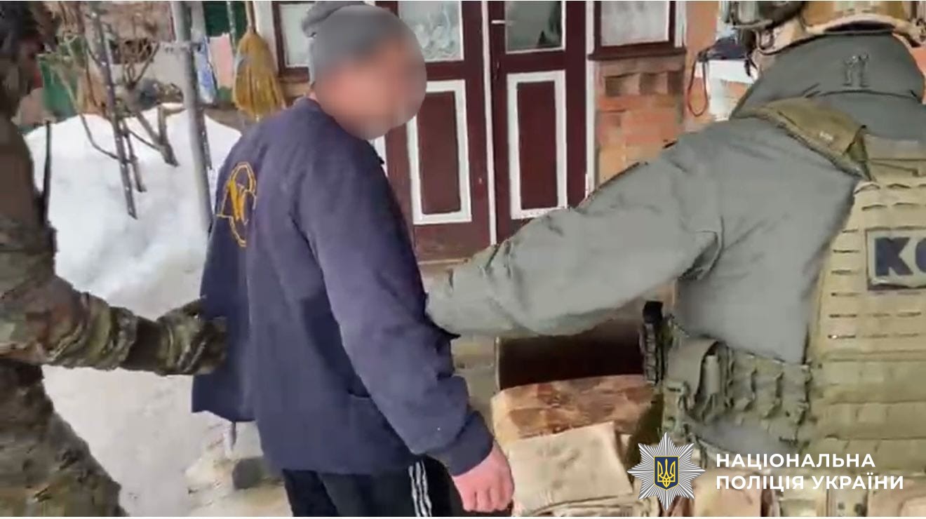 На Вінниччині чоловік націлив рушницю на правоохоронців під час обшуку