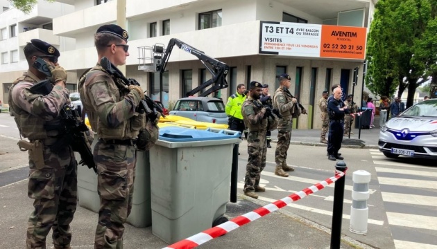 У Франції сталась різанина в школі: загинула дівчина, є поранені