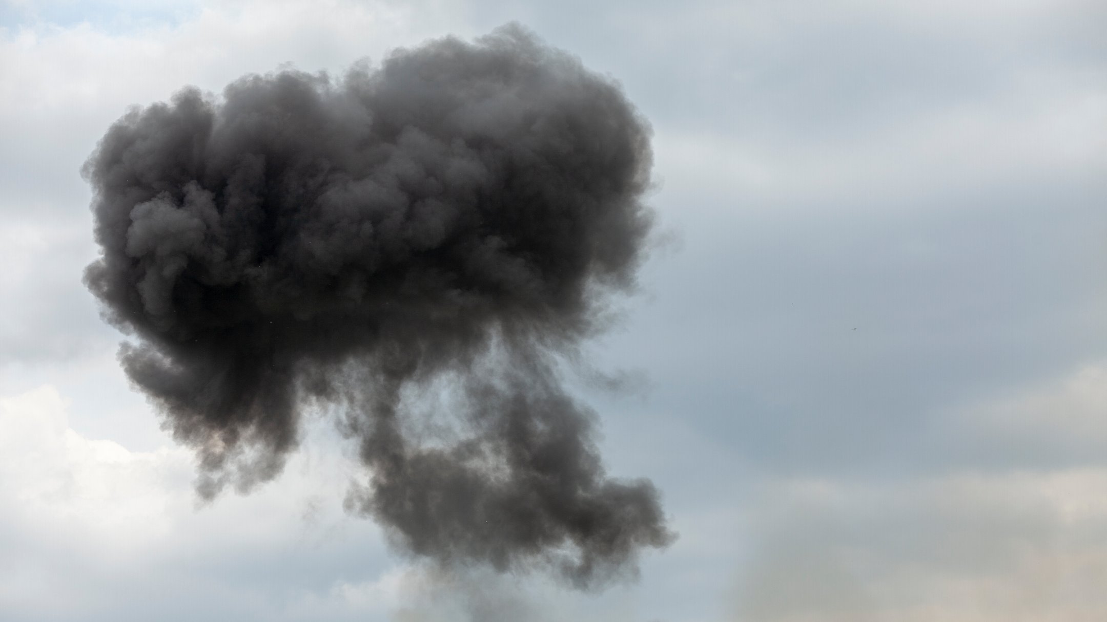 Росіяни вдарили по ТЕЦ у передмісті Харкова:є загиблі та поранені