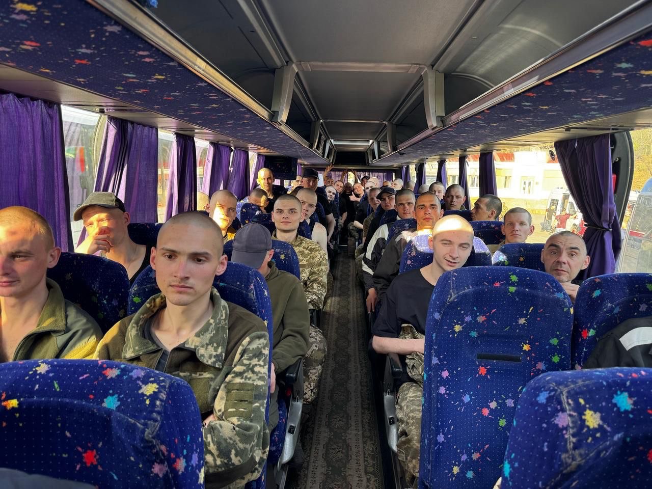 277 українських воїнів повернулися з російського полону — Зеленський