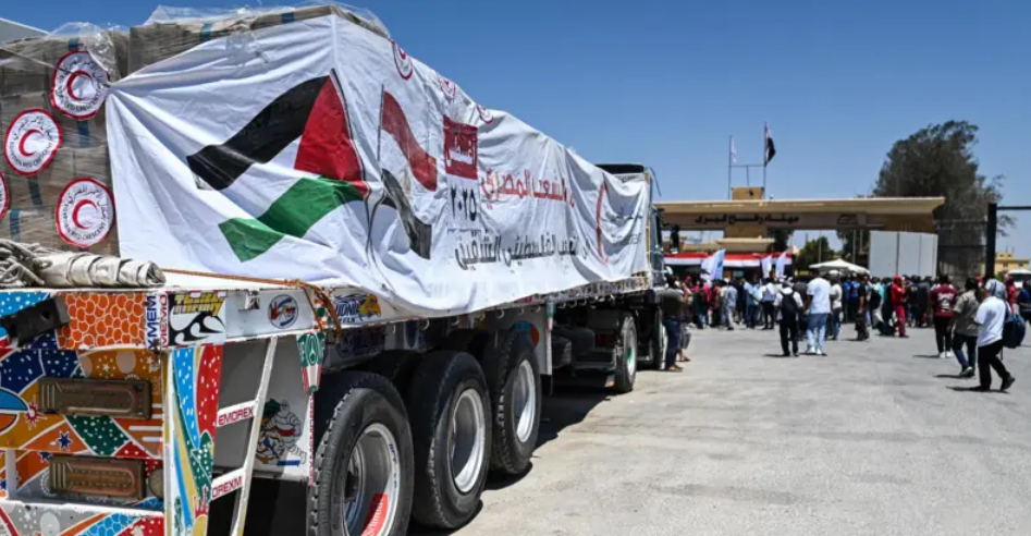 20 загиблих та десятки поранених: У Газі перекинулись вантажівки з гуманітаркою