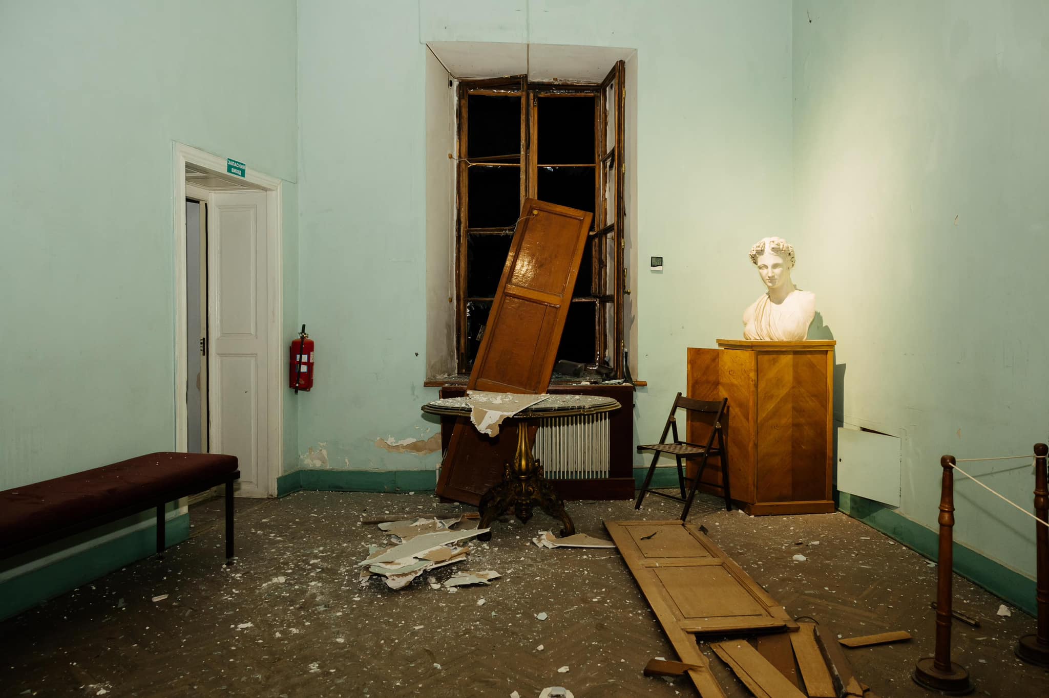 Росіяни атакували художній музей Одеси. У мережі показали наслідки удару