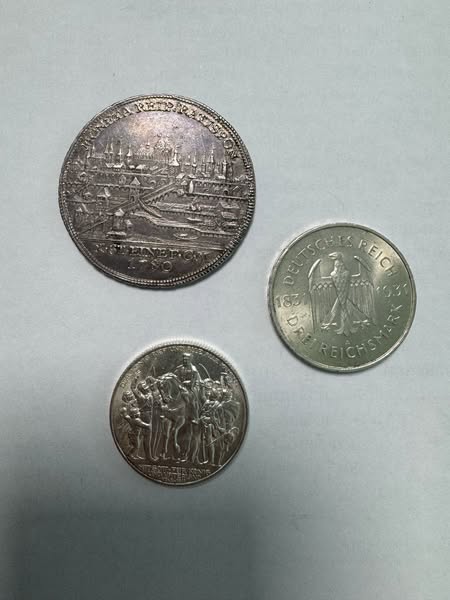 Українець намагався вивезти до Румунії старовинні монети (фото)