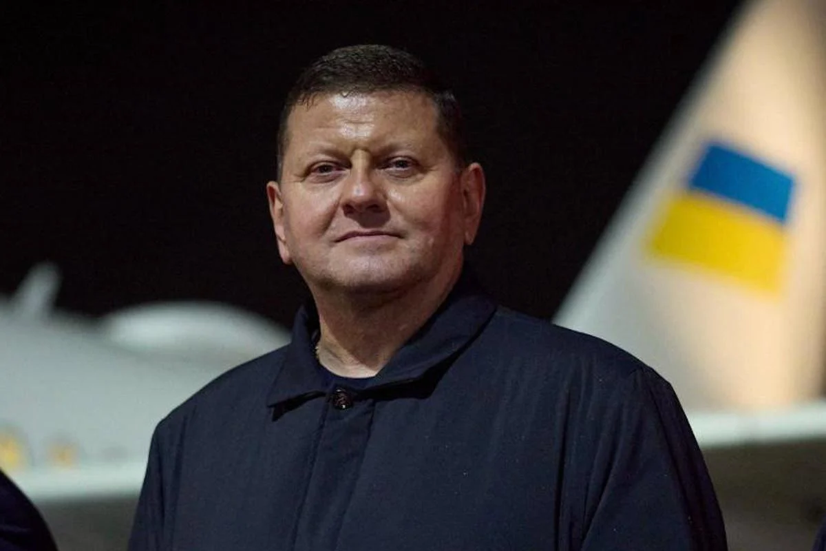 Залужний йде у відставку з посади посла у Британії? У генерала відповіли