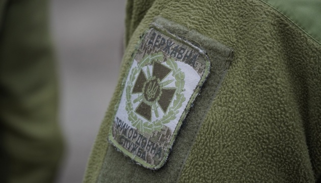 Пункти пропуску на кордоні з Румунією та Молдовою призупинили роботу: в чому причина