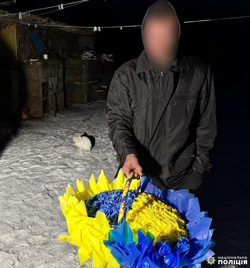На Рівненщині 24-річний чоловік викрав квіти з могили загиблого Героя (фото)