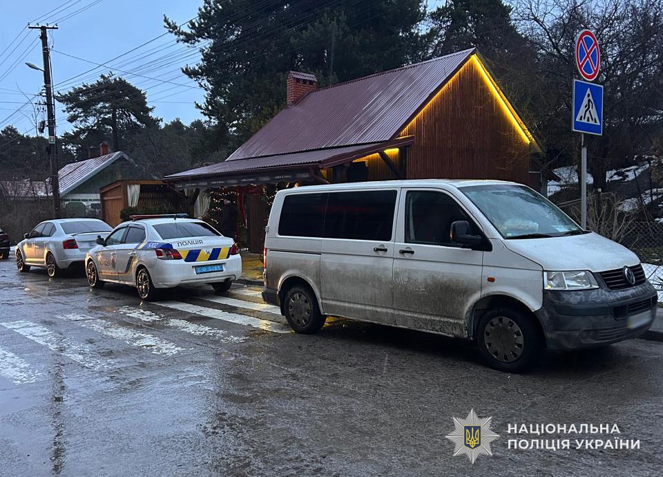 На Львівщині молодик викрав мікроавтобус