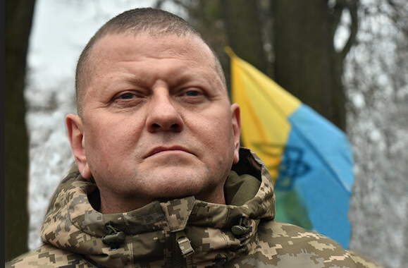 «Станемо сильнішими»: Залужний привітав українців із Новим роком