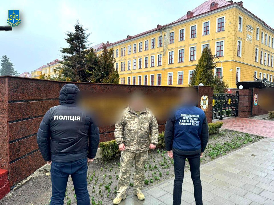 Вкрали 44 млн грн на ремонті військового містечка: у Львові затримали бізнесмена і посадовців "сухопутки"