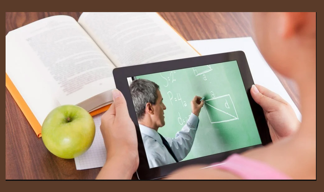 Вчителям закупили ноутбуки за державний бюджет