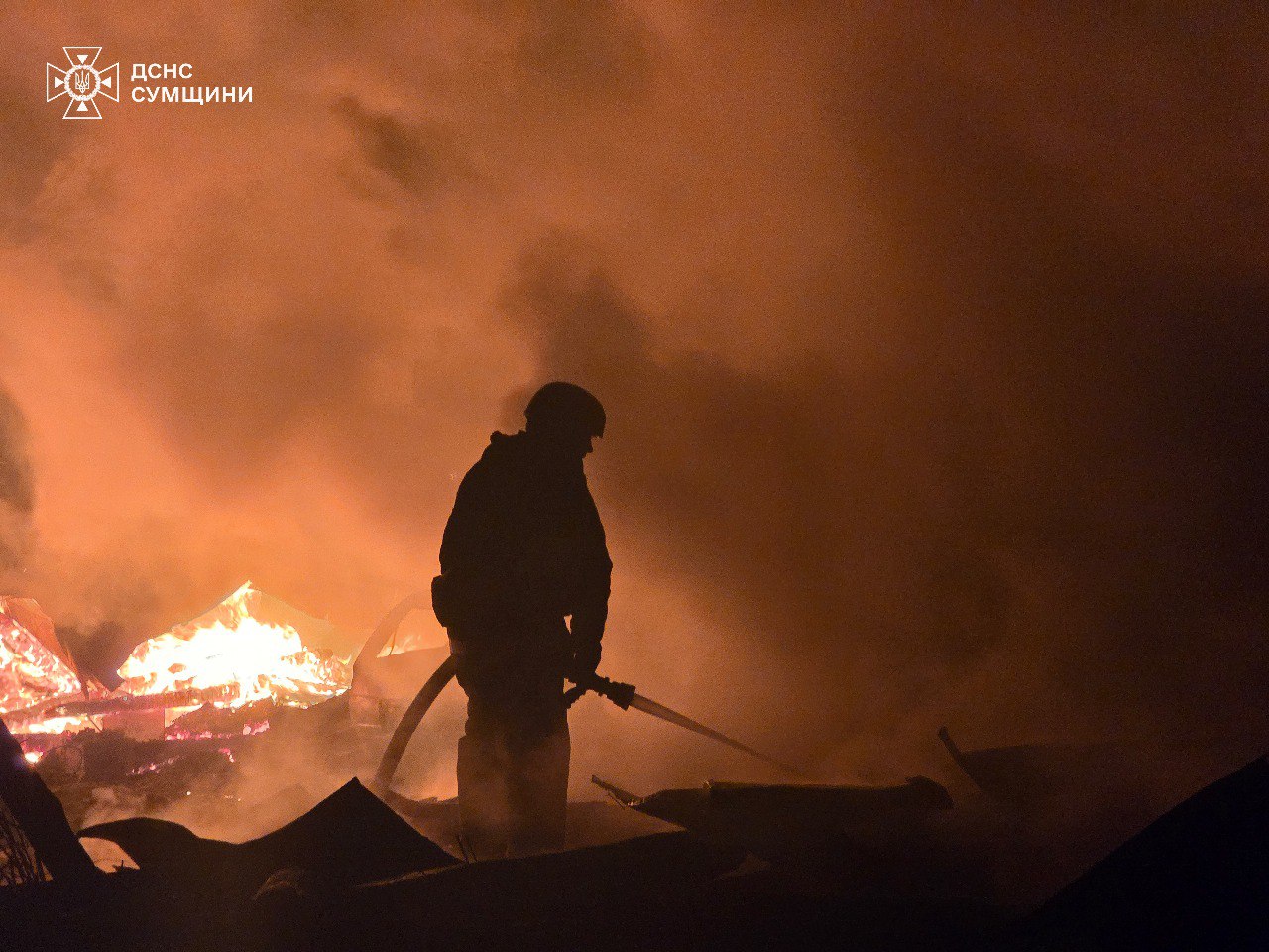 РФ атакувала житловий сектор на Сумщині: загинула 78-річна жінка (відео)