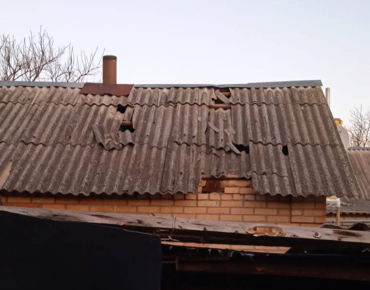 Війська РФ атакували дронами Нікопольський район: постраждала жінка (фото)