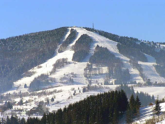 Блукав два дні. Поблизу гори Тростян рятувальники розшукали 44-річного чоловіка