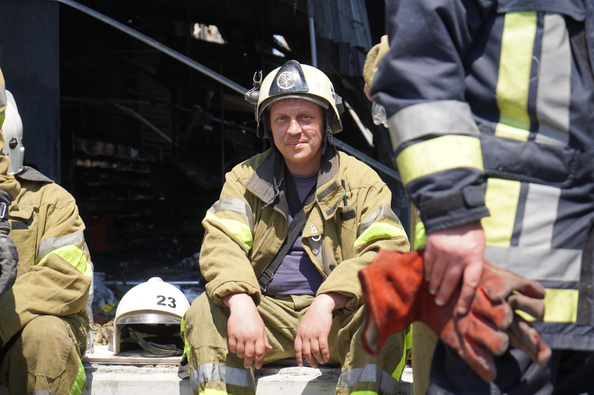 Рятувальники закінчили розбирати завали ТЦ у Кременчуку