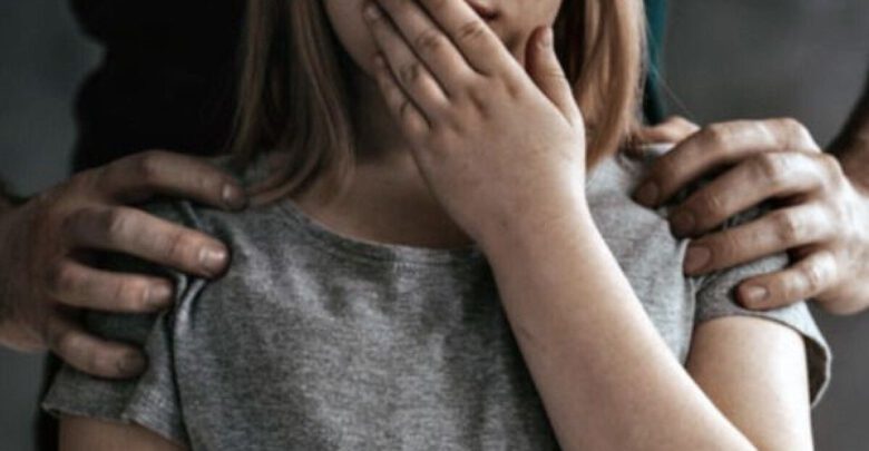 Закарпатський пенсіонер уникнув тюрми за розбещення неповнолітньої