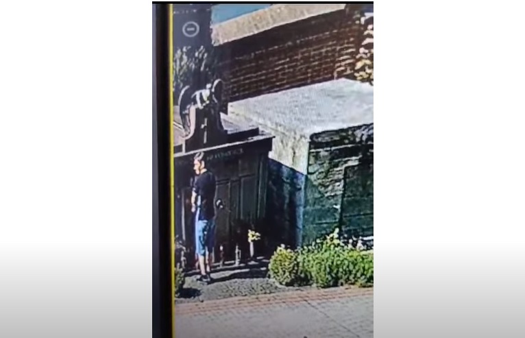 На Личаківському цвинтарі впіймали чоловіка, який обкрадав гробівці